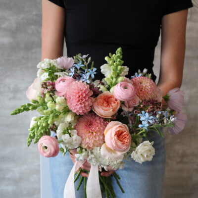 Riverbend floral in Red Wing MN. photo of bouquet of flowers.