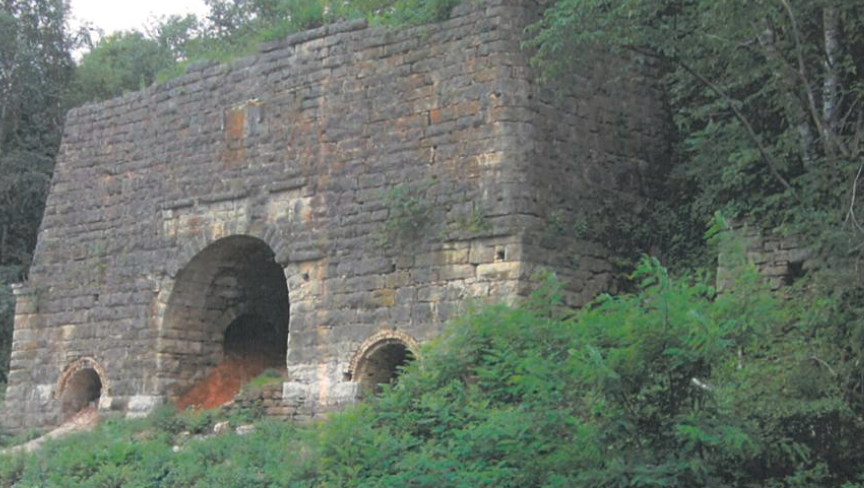 Photo of G.A Carlson Kiln located on the back side of Barn Bluff